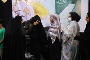 تصاویر/ محجبه شدن ۶ بانو در بوشهر در حضور خانواده شهید آرمان علی وردی