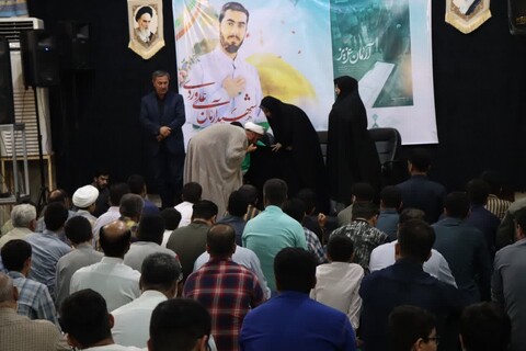 محجبه شدن 6 بانو در بوشهر در حضور خانواده شهید آرمان علی وردی