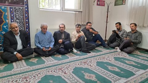 تصاویر نشست روسای هیات مذهبی الیگودرز با امام جمعه