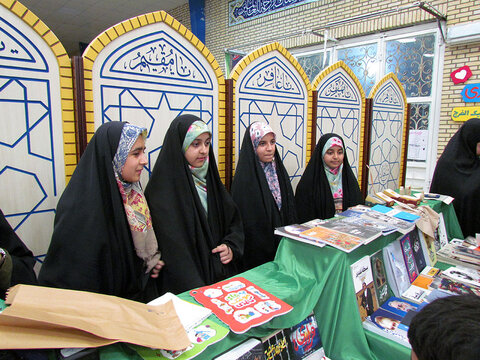 تصاویر/ نمایشگاه عفاف و حجاب در دیّر