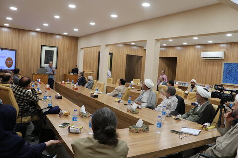 تصاویر| دومین نشست از سلسه مباحث مجد در شیراز برگزار شد