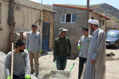 تصاویر / گروه جهادی طلاب استان آذربایجان شرقی در روستای سقای شهرستان ورزقان