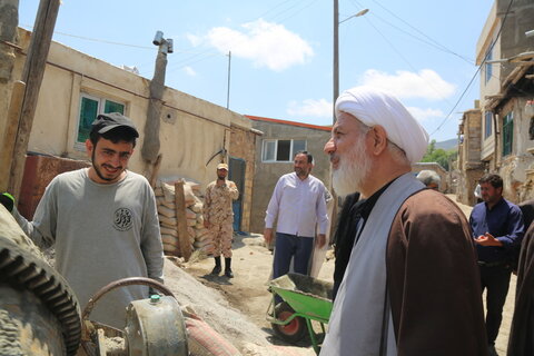 تصاویر / بازدید مسئولان حوزوی از فعالیت های گروه جهادی طلاب استان آذربایجان شرقی در روستای سقای شهرستان ورزقان