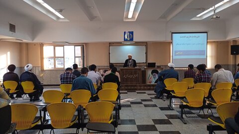 تصاویر برگزاری دوره پژوهشی طلاب لرستانی در همدان