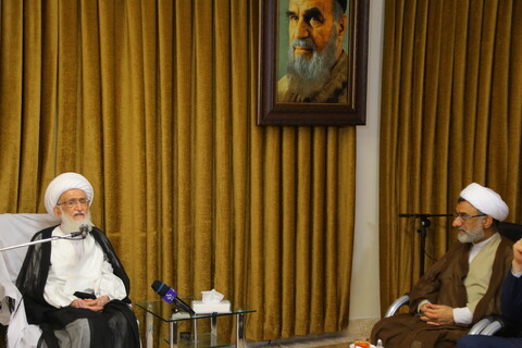 تصاویر / دیدار دبیر شورای عالی انقلاب فرهنگی با آیت الله العظمی نوری همدانی
