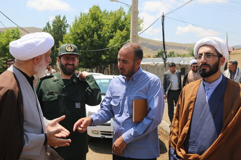 تصاویر / بازدید مسئولان حوزوی از فعالیت های گروه جهادی طلاب استان آذربایجان شرقی در روستای نگارستان