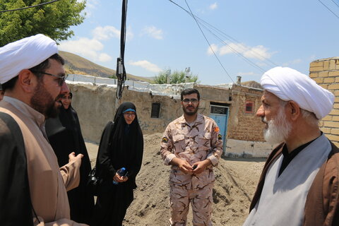 تصاویر / بازدید مسئولان حوزوی از فعالیت های گروه جهادی طلاب استان آذربایجان شرقی در روستای نگارستان