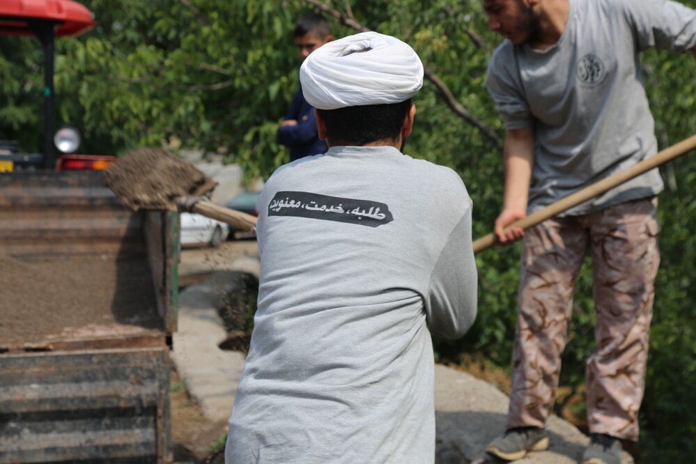 فعالیتهای عمرانی و فرهنگی طلاب جهادی در شهرستان ورزقان