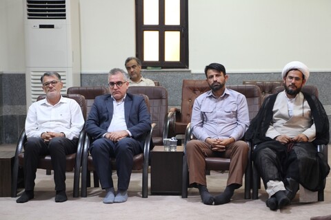 اعضای ستاد بزرگداشت کنگره شهید رئیسعلی دلواری با امام جمعه بوشهر