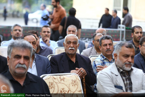 بالصور/ نشر معالم الحزن والسواد في أصفهان