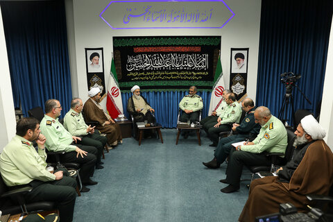 تصاویر / دیدار جانشین فرمانده انتظامی کشور با نماینده ولی فقیه در استان قزوین