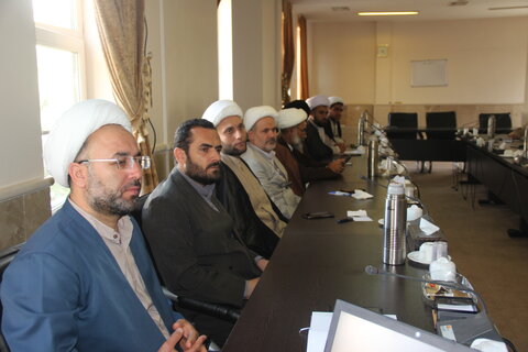 تصاویر / جلسه مشترک مدیران ومعاونین حوزه علمیه قزوین با مدیر حوزه علمیه استان