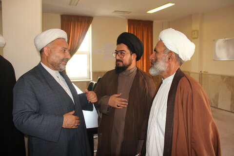 تصاویر / جلسه مشترک مدیران ومعاونین حوزه علمیه قزوین با مدیر حوزه علمیه استان