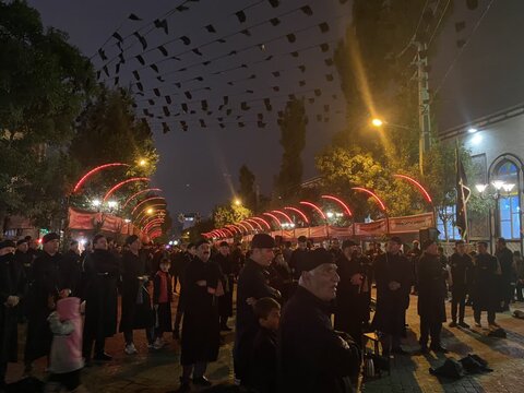 تصاویر/ مراسم عزاداری زنجیرزنان در اولین شب از ماه محرم در  شهرستان سرعین