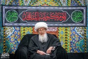 بالصور/ آية الله العظمى الشيخ حسين وحيد الخراساني يشارك في مجلس العزاء الحسيني بمدينة قم المقدسة