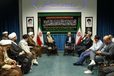 تصاویر / جلسه اقامه نماز جمعه قزوین در روز عاشورا با حضور نماینده ولی فقیه در استان قزوین