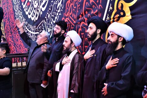 تصاویر/ سوگواری  هیئت عزاداران دیوانگان کربلا در مسجد مطلب خان خوی