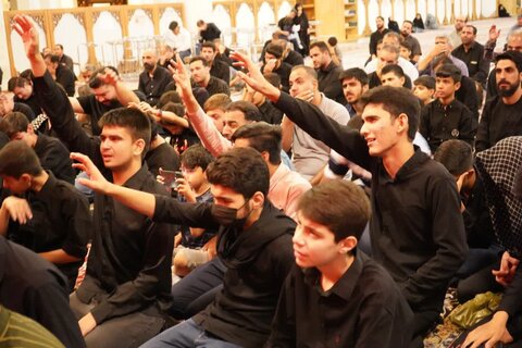 تصاویر| مراسم عزاداری شب دوم محرم در حرم مطهر شاهچراغ(ع)