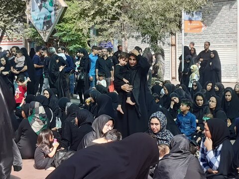 تصاویر/ برگزاری همایش شیرخوارگان حسینی در هییت شاهزاده علی اصغر میدان کمال الملک کاشان