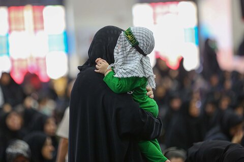 مراسم شیرخوارگان حسینی در گلستان شهدای اصفهان