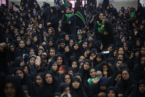 مراسم شیرخوارگان حسینی در گلستان شهدای اصفهان