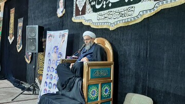 تصاویر/ مراسم شب چهارم محرم در هیئت رزمندگان قشم