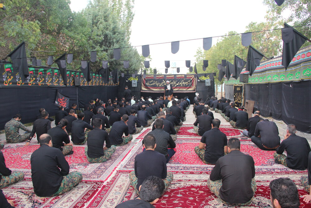 برپایی مجالس عزاداری محرّم تجدید عهد و پیمان با امام حسین(ع) است