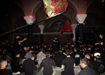 تصاویر/ ششمین شب از مراسم از عزاداری محرم در مدرسه علمیه امام خمینی (ره) ارومیه