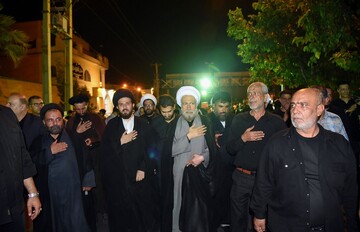 تصاویر| حضور نماینده ولی فقیه در فارس، در جمع عزاداران حسینیه آقاباباخان، مهدیه شهدا و هیئات متحدین حضرت ابوالفضل(ع)