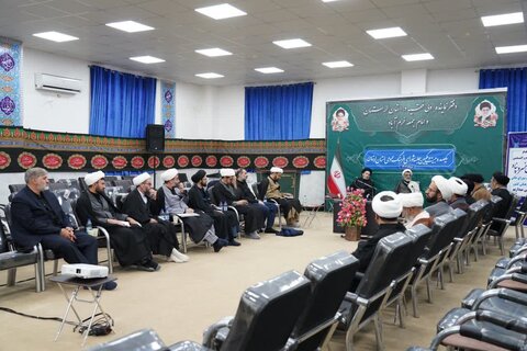 تصاویر نشست حوزویان لرستان با دبیر شورای عالی انقلاب فرهنگی