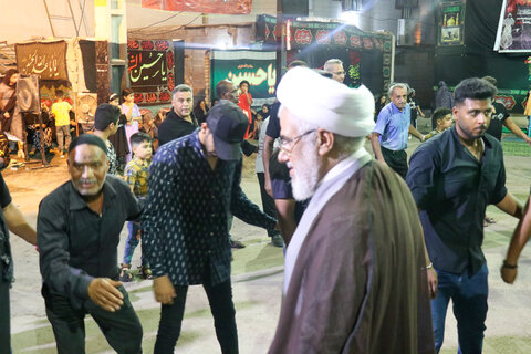 تصاویر/بازدید نماینده ولی فقیه در استان هرمزگان از هیئات های سطح شهر بندرعباس