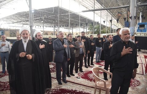 تصاویر| مراسم سوگواری شهادت حضرت اباعبدالله الحسین(ع) در مسجد شهدای شیراز
