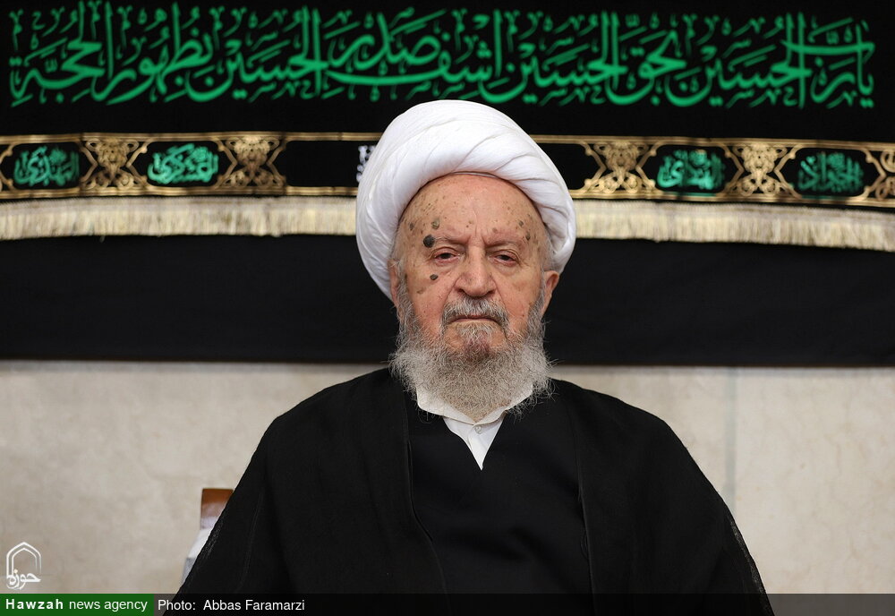 آية الله مكارم الشيرازي: الهجوم الإرهابي على شاهجراغ يظهر ذلّ الأعداء آية الله مكارم الشيرازي: الهجوم الإرهابي على شاهجراغ يظهر ذلّ الأعداء