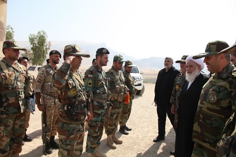 خداقوت امام جمعه کرمانشاه به مرزداران ارتشی در نقطه صفر مرزی