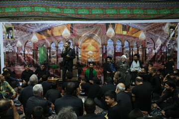 تصاویر/ عزاداری هیئت لرُزبانان مقیم قم