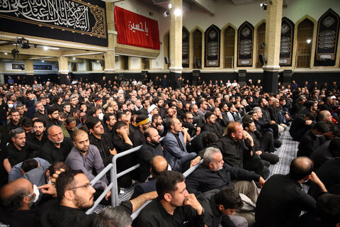 اولین شب مراسم عزاداری حضرت اباعبدالله الحسین علیه‌السلام با حضور رهبر انقلاب
