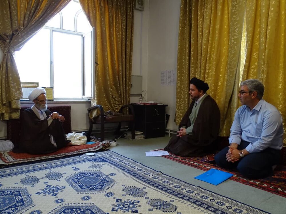 دیدار مدیرکل مرکز خدمات حوزه علمیه استان آذربایجان شرقی با آیت الله بنابی