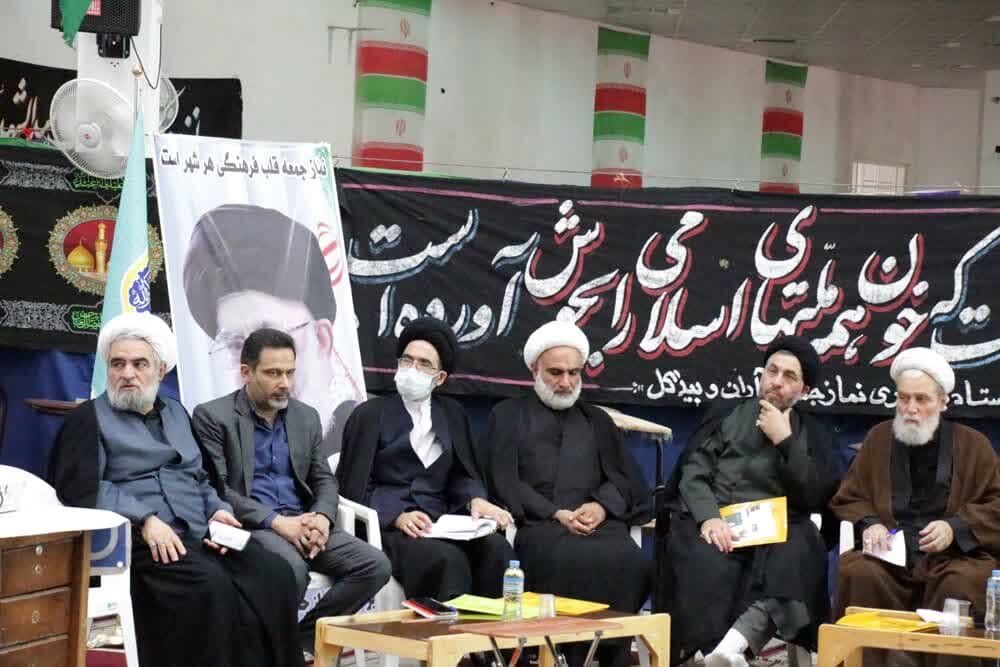 پایگاههای نماز جمعه وحدت و همدلی را در کشور رقم میزنند