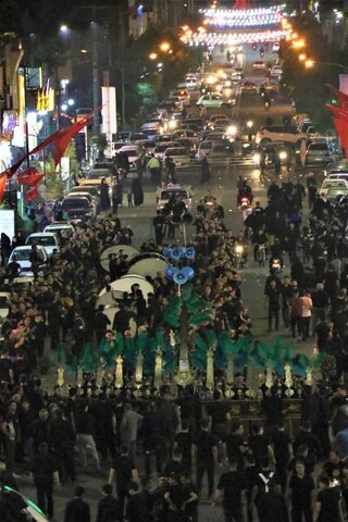 تصاویر/ عزاداری شب هشتم هییات مذهبی آران و بیدگل  در آستان مقدس هلال بن علی (ع)