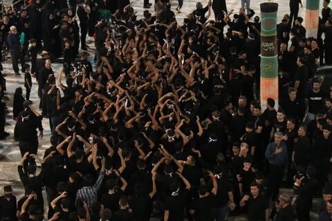 تصاویر/ عزاداری شب هشتم هییات مذهبی آران و بیدگل  در آستان مقدس هلال بن علی (ع)