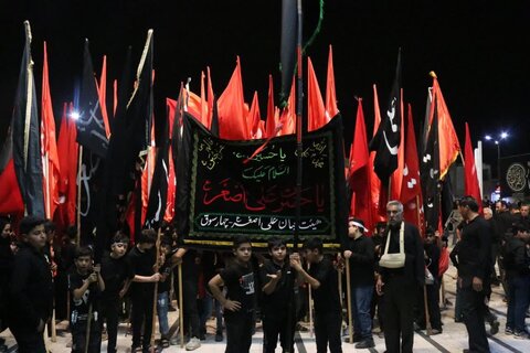 تصاویر/ عزاداری شب هشتم هییات مذهبی آران و بیدگل  در آستان مقدس هلال بن علی (ع)