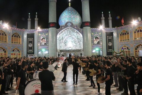 تصاویر/ عزاداری شب هشتم هییات مذهبی آران و بیدگل  در آستان مقدس هلال بن علی (ع)