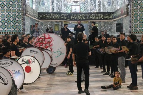 تصاویر/ عزاداری شب هشتم هییات مذهبی آران و بیدگل  در آستان مقدس هلال بن علی (ع)