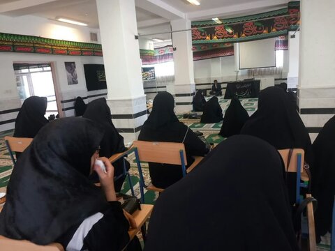 تصاویر عزاداری دهه محرم در مدارس علمیه خواهران لرستان‌