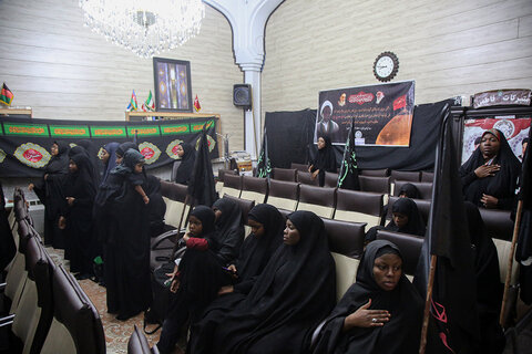 عزاداری مسلمانان نیجریه‌ای در حرم حضرت معصومه(س)