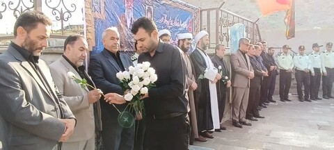 تصاویر/ مراسم غبار روبی و عطر افشانی مزار شهدای هشت سال دفاع مقدس در شهرستان اسکو