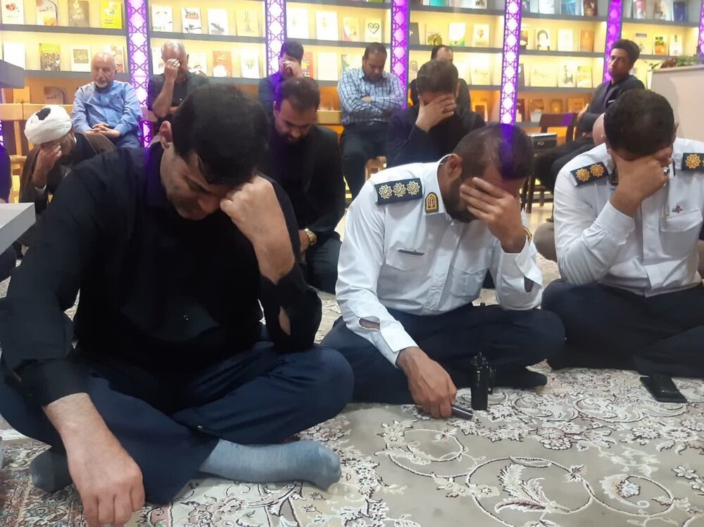 عاشورا موجب بقای اسلام شد