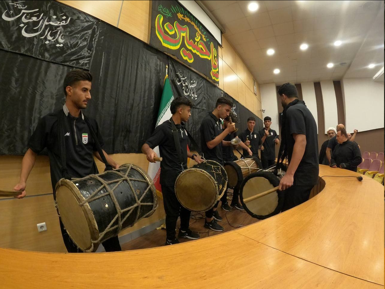 فدراسیون فوتبال به سوگ آقا اباعبدالله الحسین(ع) نشست + عکس