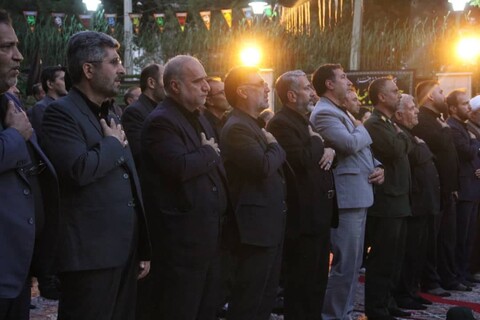 تصاویر/ مراسم عزاداری شب تاسوعا در محوطه فرمانداری ارومیه
