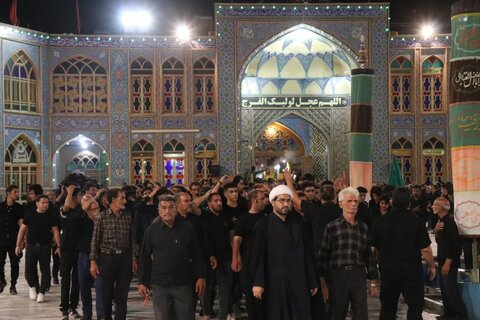 تصاویر/ عزاداری شب نهم محرم در حرم حضرت محمد هلال بن علی (ع) آران و بیدگل